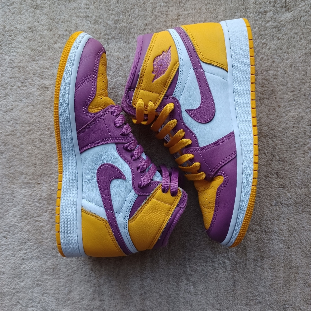 Air Jordan 1 Retro High Og Gs "Brotherhood" Kids Size 4.5 purple and gold